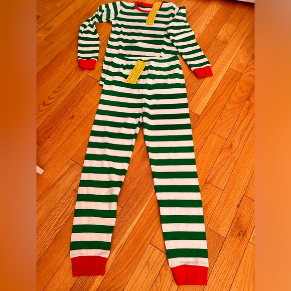 Unisex Fitted Pajamas size 8 NWT - Picture 2 of 4